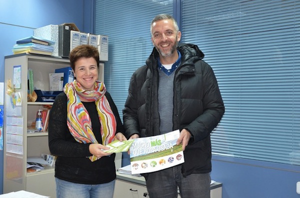 Humana entrega 20 bonos de ayuda para los necesitados de Guadarrama
