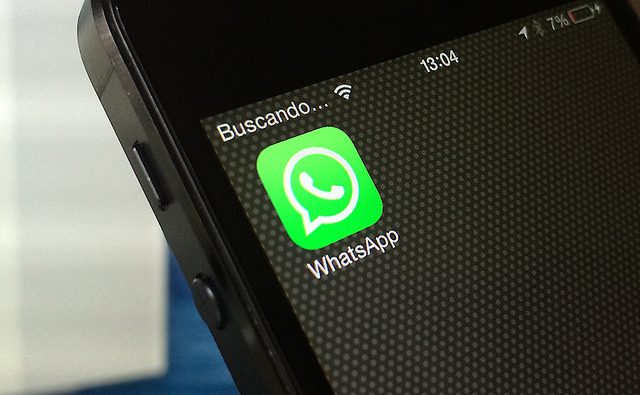 ¿Es fácil demostrar el envío o la recepción de mensajes en WhatsApp?